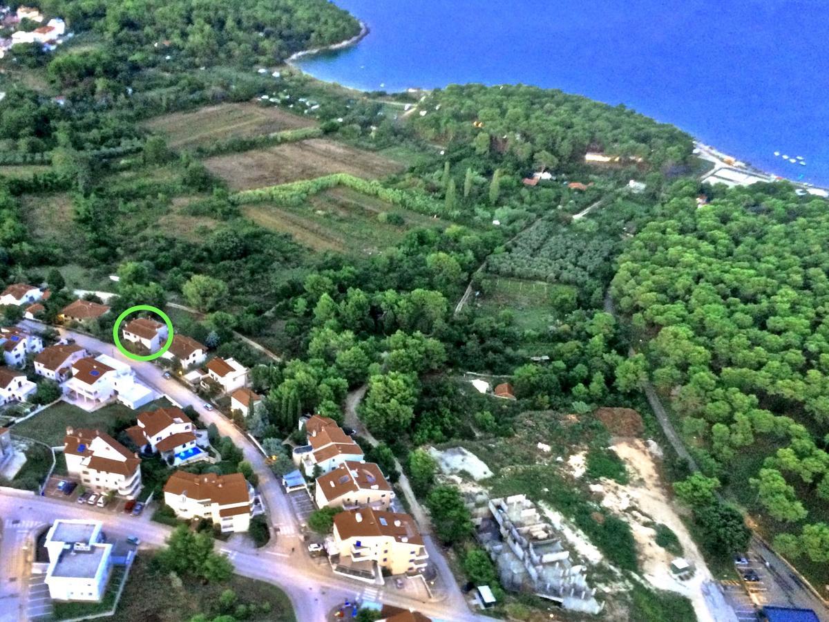 Dunja Apartments Premantura Bagian luar foto