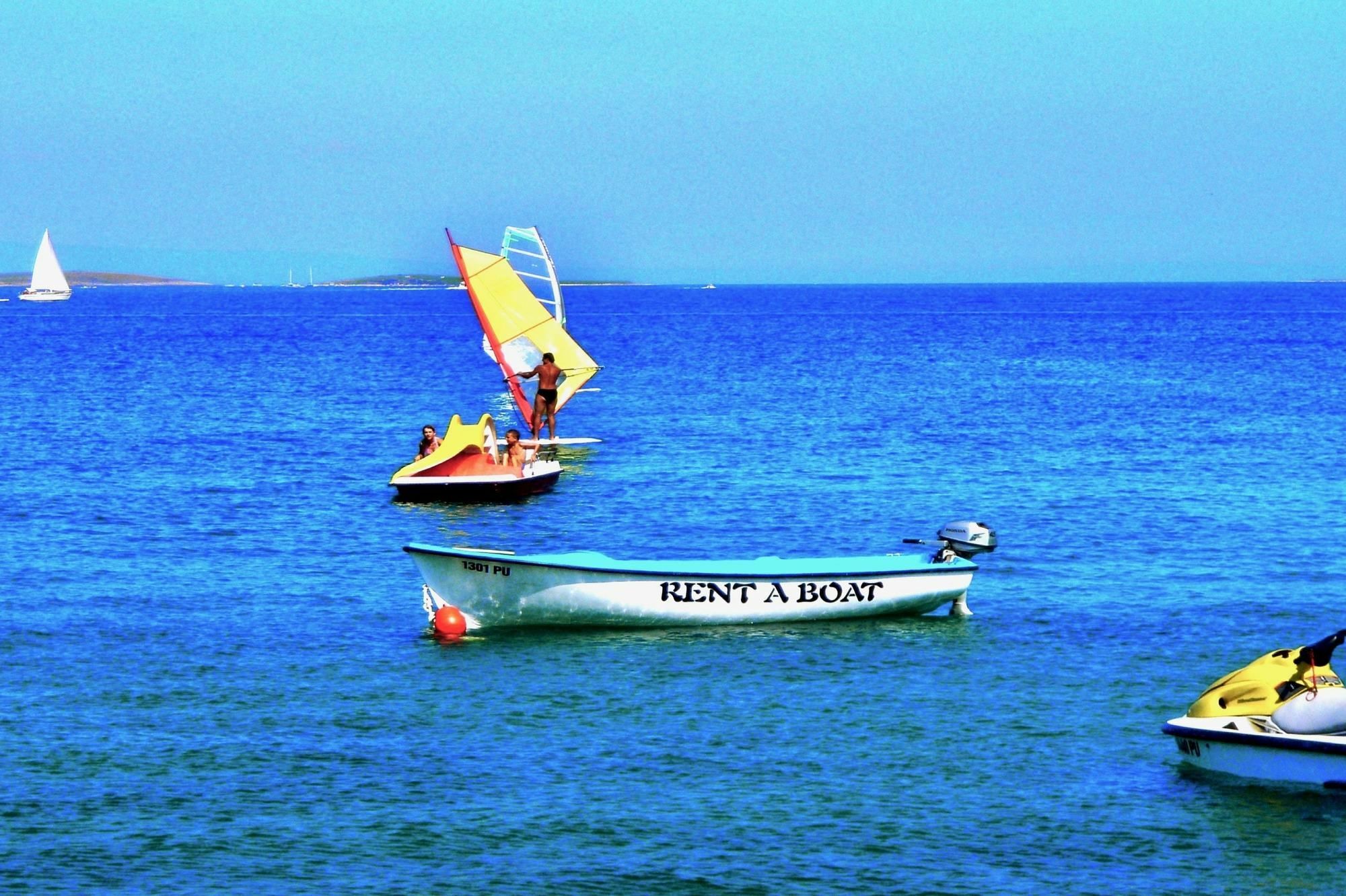 Dunja Apartments Premantura Bagian luar foto